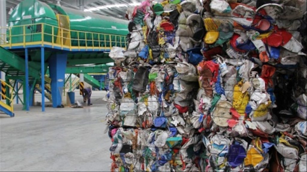 "Propuesta anacrónica": el crítico comunicado de la Cámara de Comercio de los Estados Unidos en Argentina sobre la ley de envases
